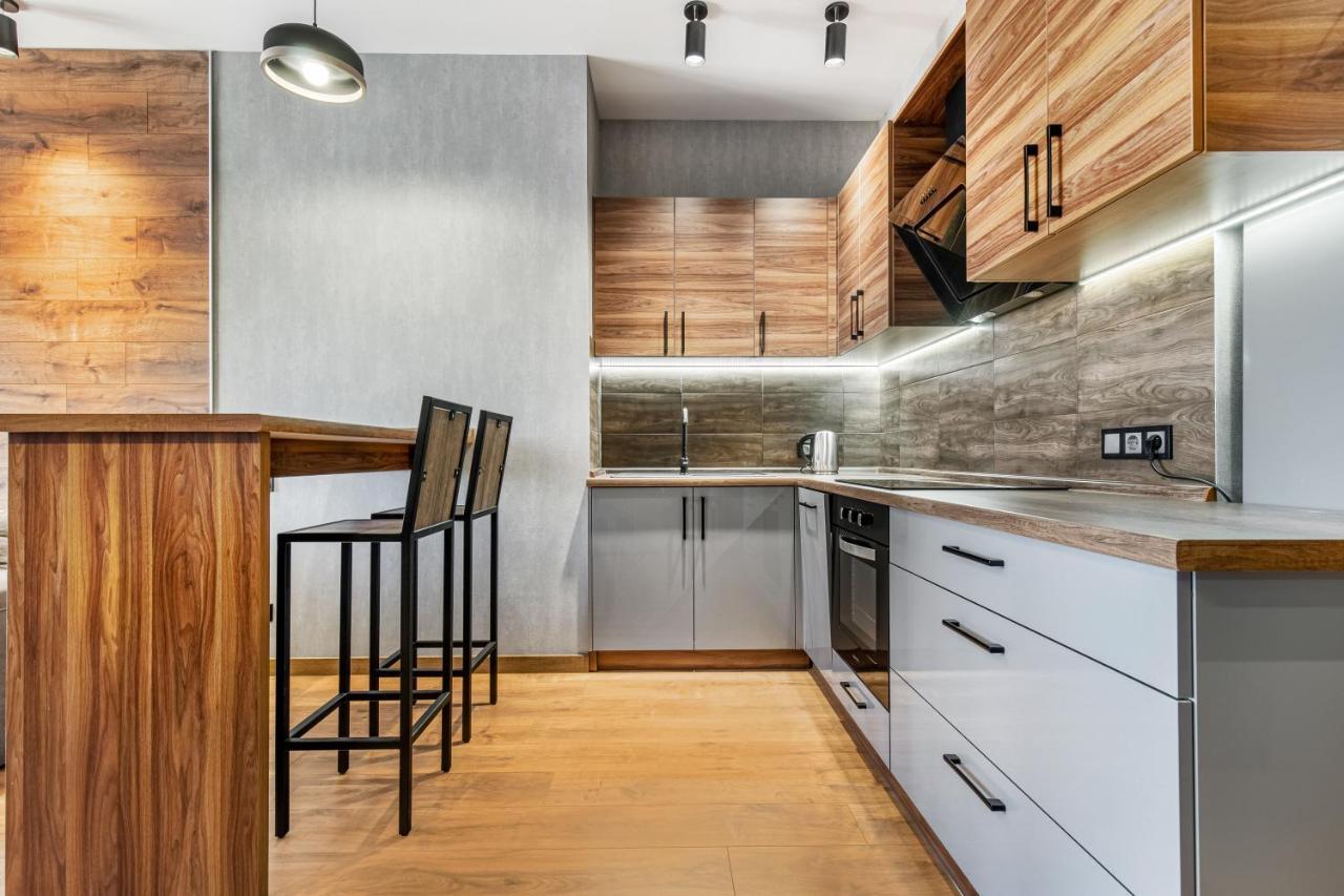 Sea Symphony Wood Style Apartment Одеса Екстериор снимка