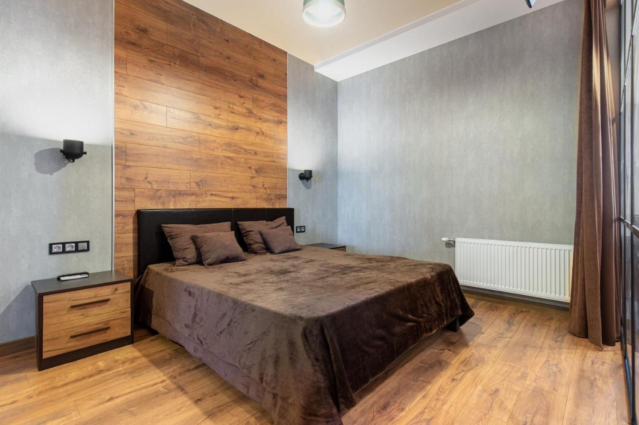 Sea Symphony Wood Style Apartment Одеса Екстериор снимка