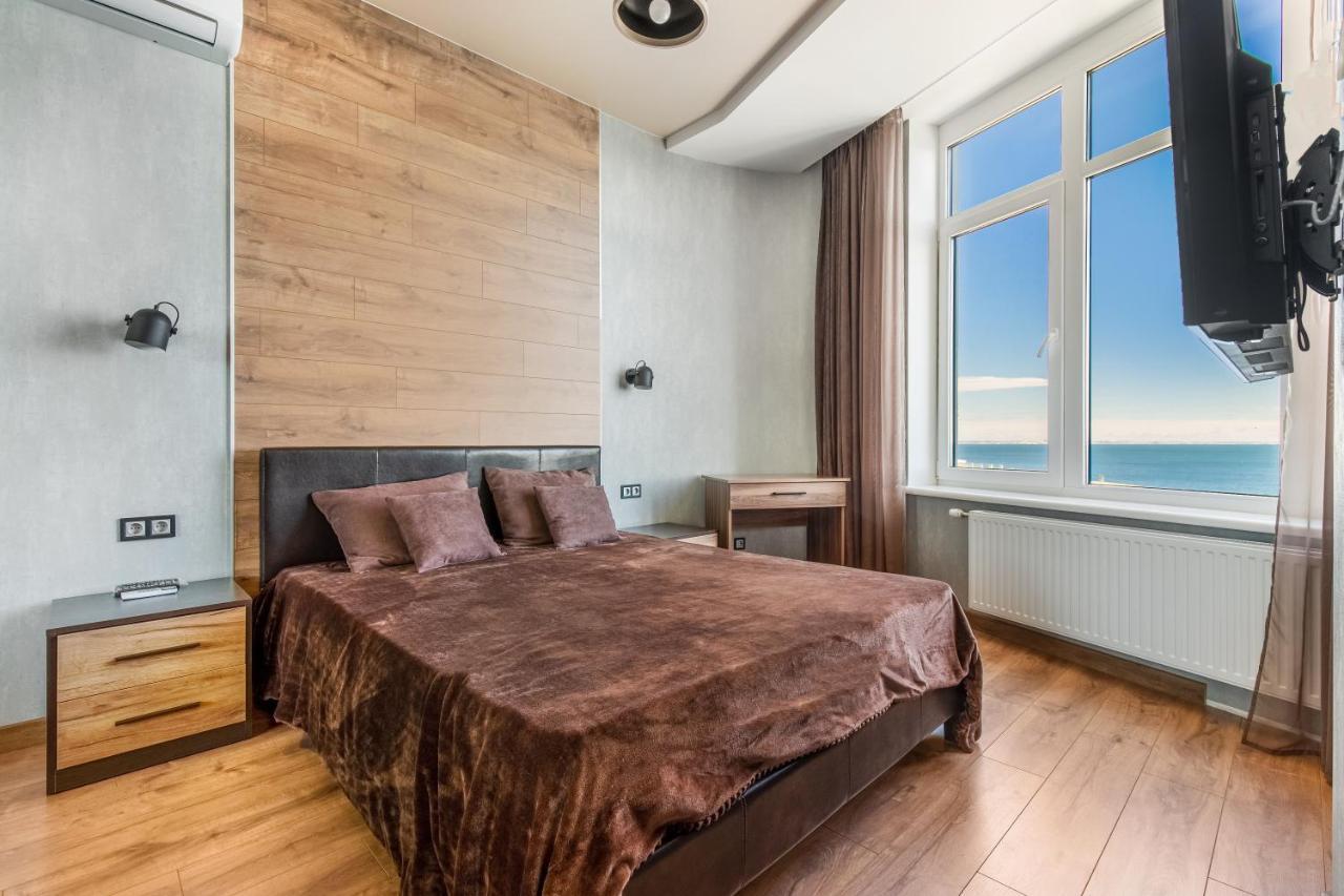 Sea Symphony Wood Style Apartment Одеса Екстериор снимка