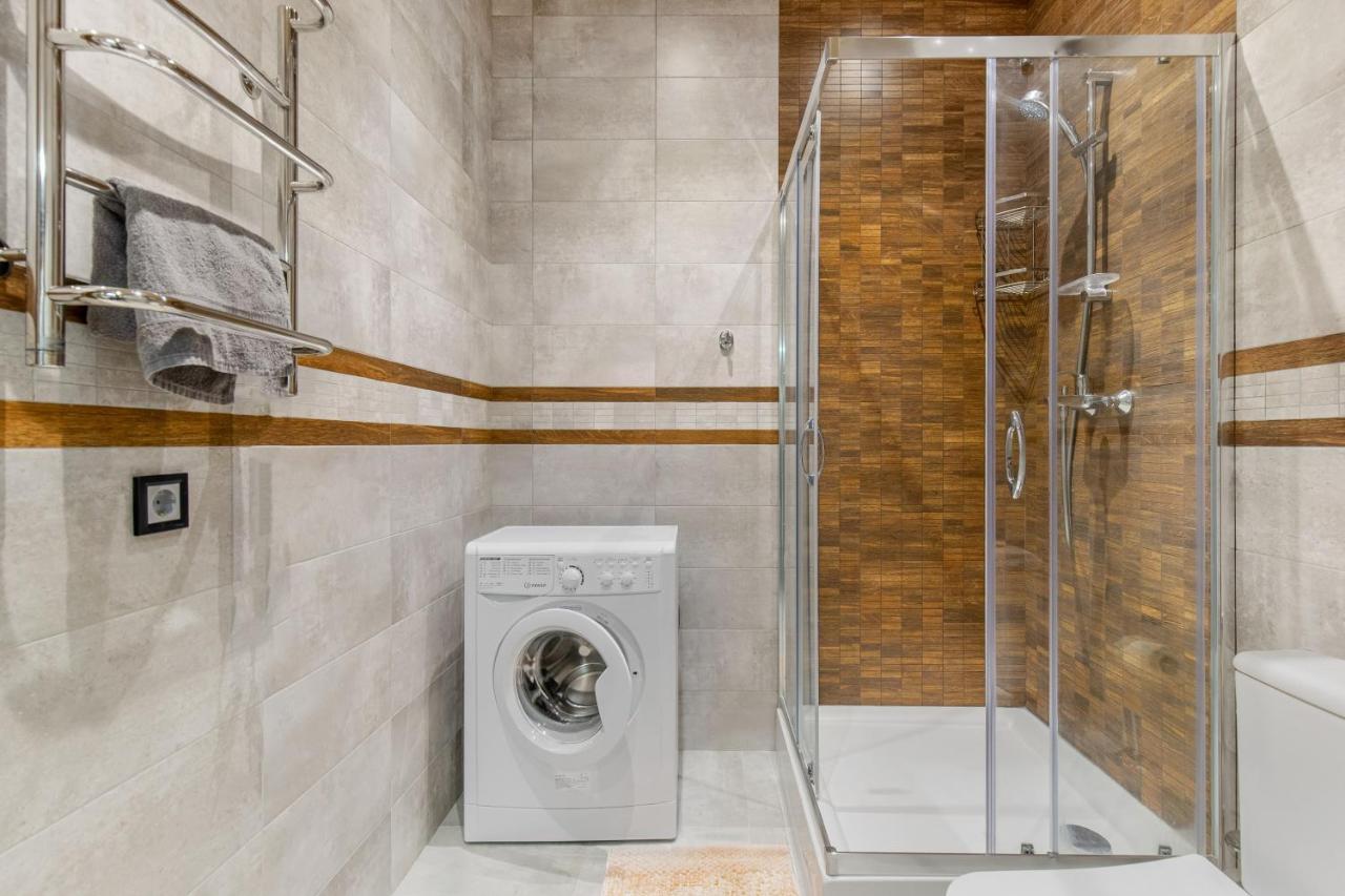 Sea Symphony Wood Style Apartment Одеса Екстериор снимка