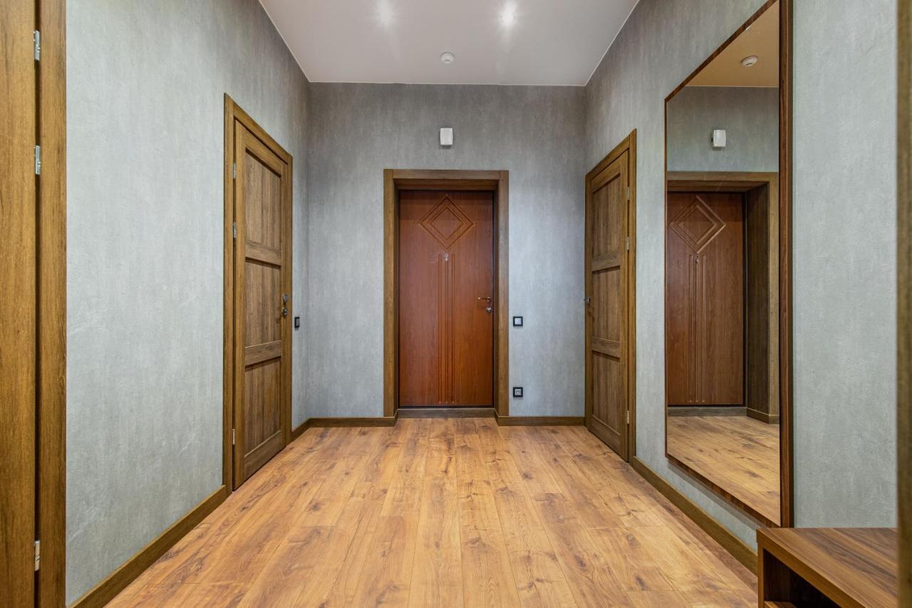 Sea Symphony Wood Style Apartment Одеса Екстериор снимка
